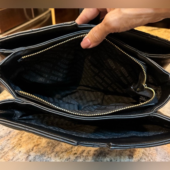 Steve Madden quilted purse. Like new. Gold hardware - Picture 11 of 15